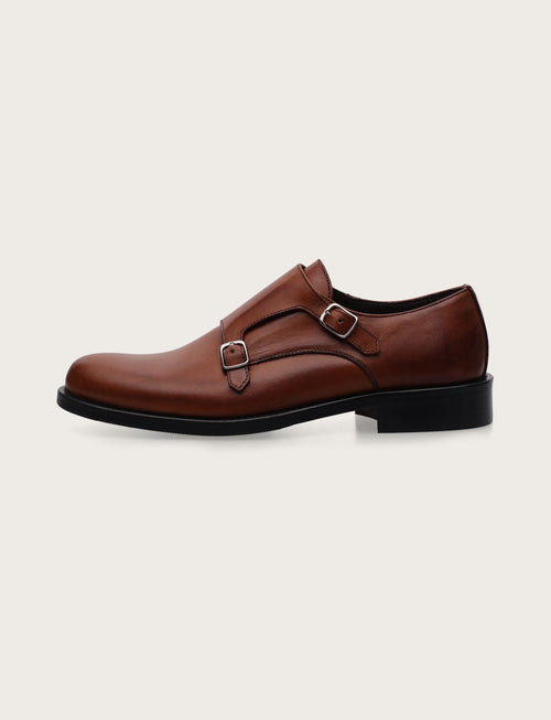 Scarpe doppia fibbia in pelle con tacco in cuoio