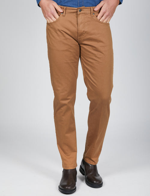 Pantaloni cinque tasche in cotone raso