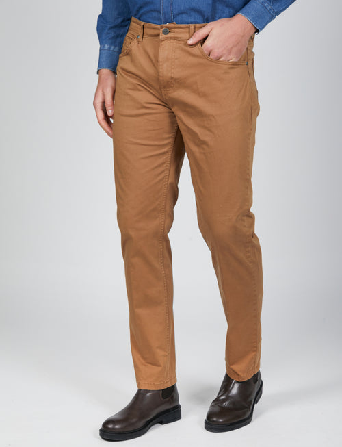 Pantaloni cinque tasche in cotone raso