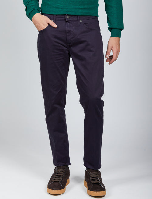 Pantaloni cinque tasche in cotone raso