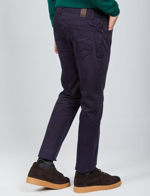 Pantaloni cinque tasche in cotone raso