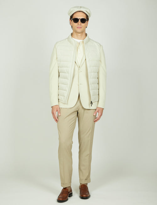 Gilet tecnico con dettagli in alcantara