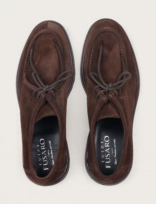 Scarpe stringate in camoscio con suola carrarmato