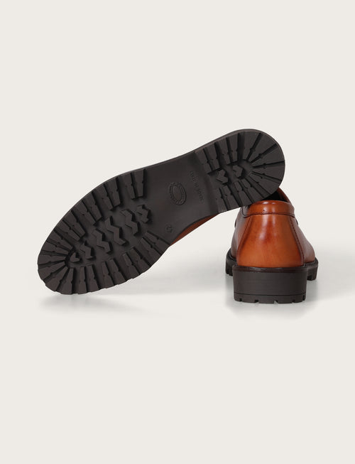 Scarpe stringate in pelle con suola carrarmato