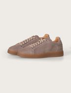 Sneakers in camoscio con suola in gomma