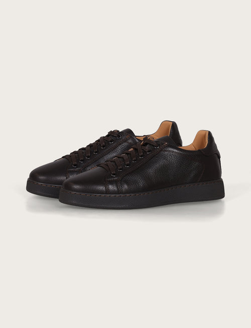 Sneakers in pelle bottalata con suola in gomma