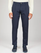 Pantaloni in cotone diagonale con pinces