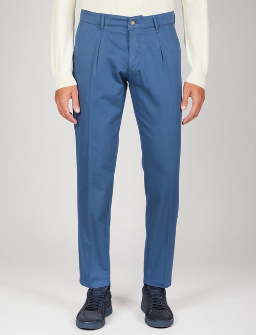 Pantaloni in cotone diagonale con pinces