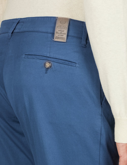 Pantaloni in cotone diagonale con pinces