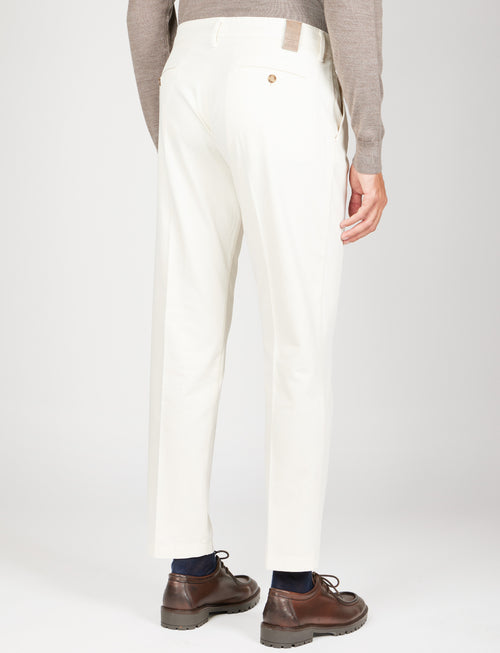 Pantaloni in cotone diagonale con pinces