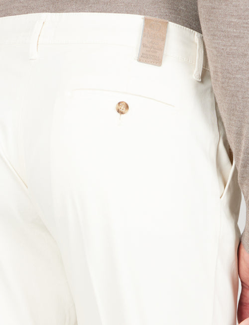 Pantaloni in cotone diagonale con pinces