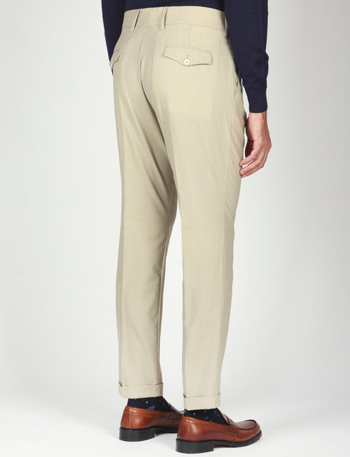 Pantalone tinta unita con pinces in lana