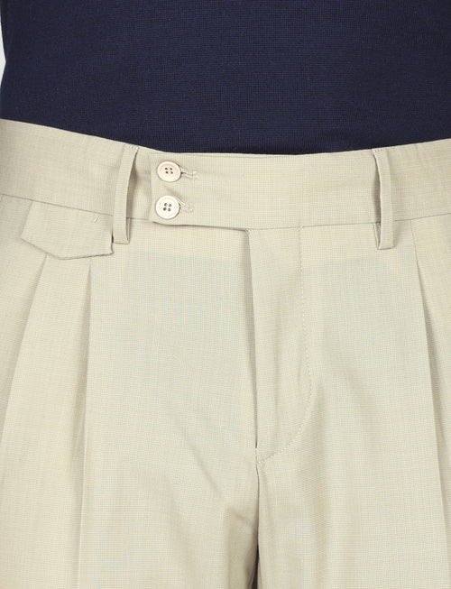 Pantalone tinta unita con pinces in lana