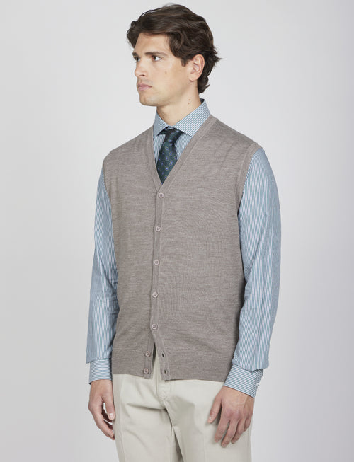 Gilet in lana merinos con bottoni_luigi fusaro