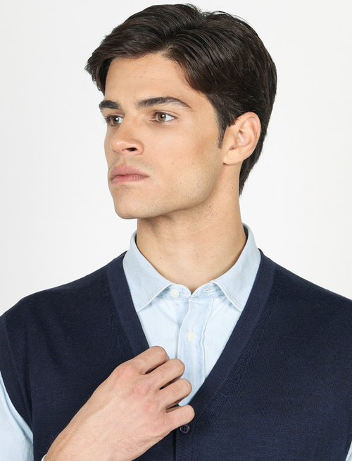 Gilet in lana merinos con bottoni_luigi fusaro