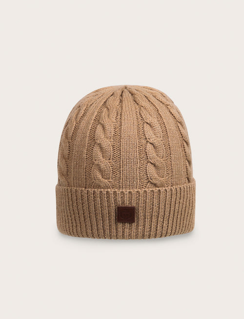 Cappello a trecce in maglia