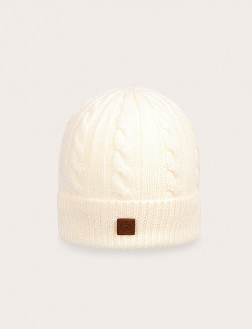 Cappello a trecce in maglia