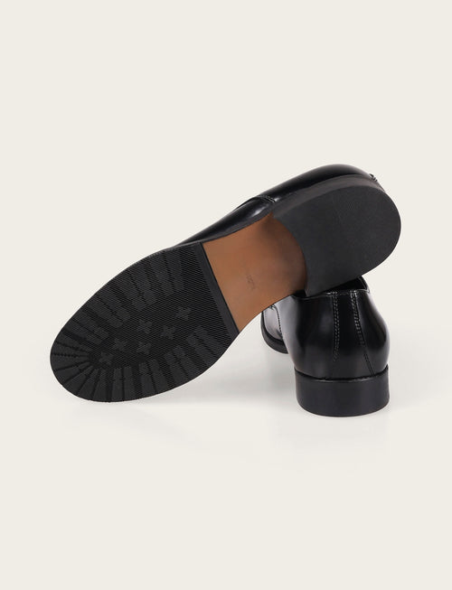 Scarpa stringata liscia in pelle abrasivata