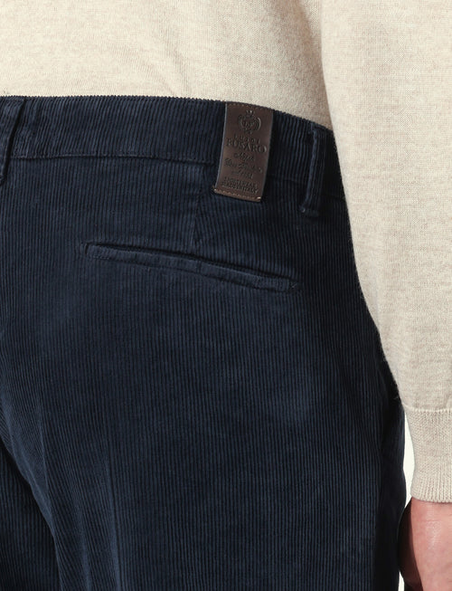 Pantaloni in velluto a coste con pences