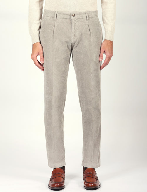 Pantaloni in velluto a coste con pences