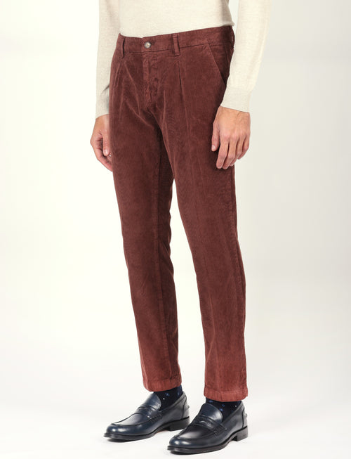 Pantaloni in velluto a coste con pences