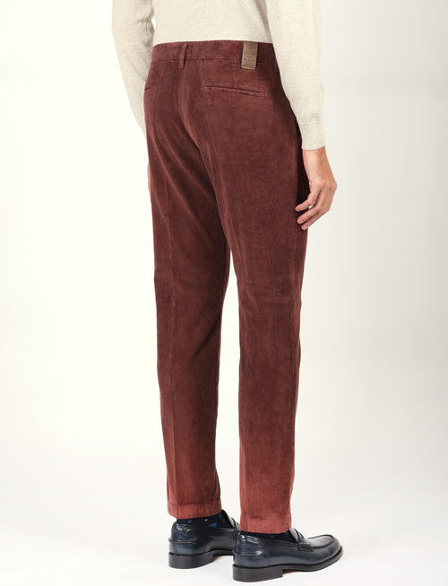 Pantaloni in velluto a coste con pences