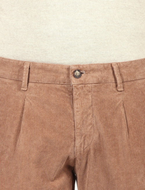 Pantaloni in velluto a coste con pences