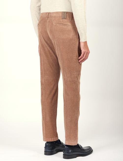 Pantaloni in velluto a coste con pences