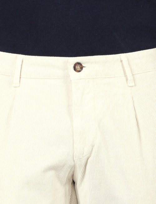 Pantaloni in velluto a coste con pences