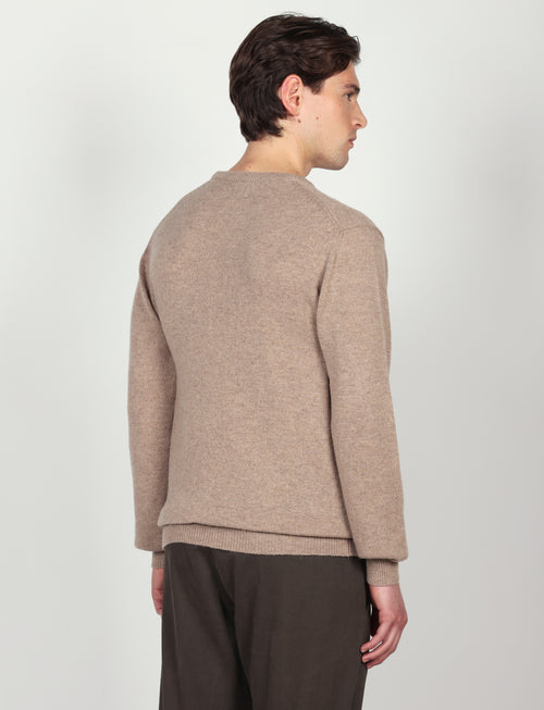 Maglia girocollo tinta unita in lana lambswool