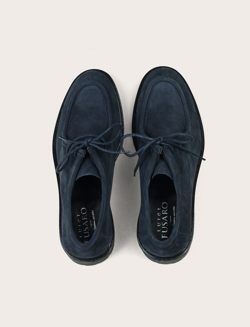 Scarpe stringate in camoscio con suola carrarmato