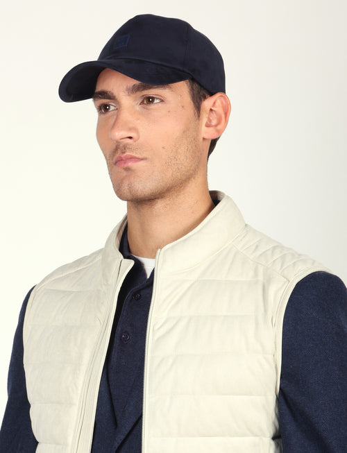 Cappello in alcantara