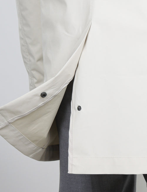 Trench in tessuto tecnico