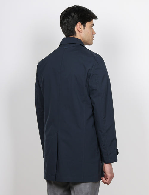 Trench in tessuto tecnico