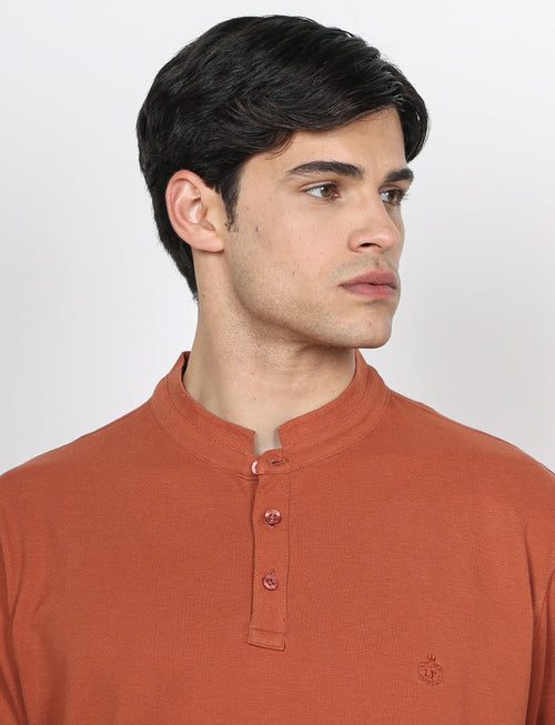 Polo basica con collo coreano