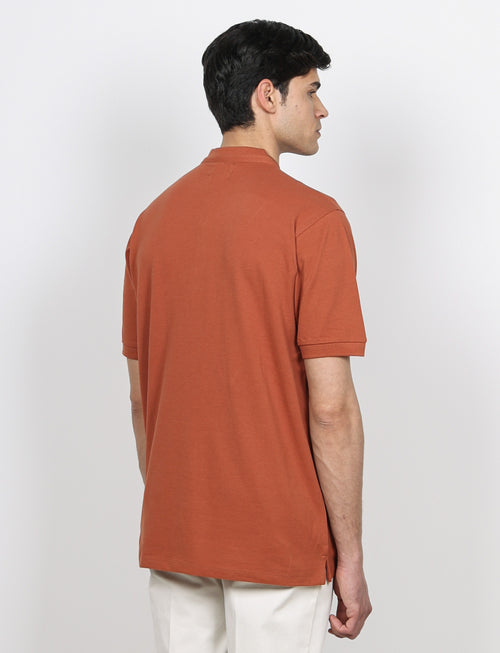 Polo basica con collo coreano