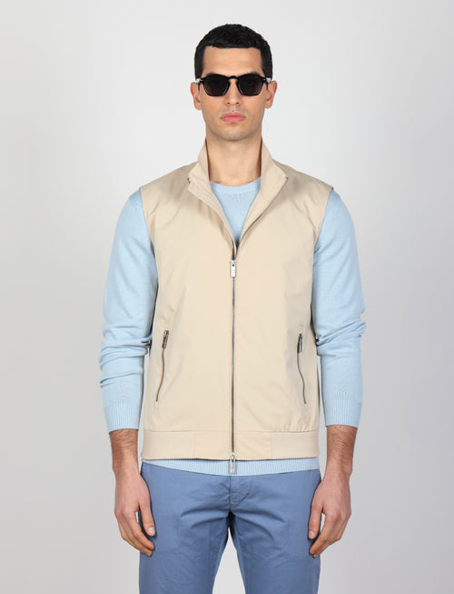 Gilet tinta unita in tessuto tecnico