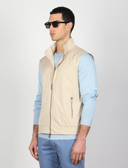 Gilet tinta unita in tessuto tecnico