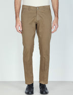 Pantaloni in gabardine di cotone stretch |Colore:Nocciola