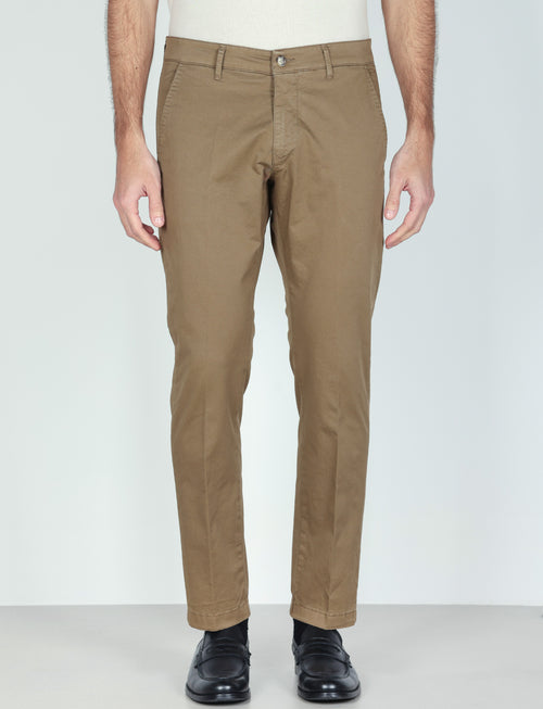 Pantaloni in gabardine di cotone stretch |Colore:Nocciola