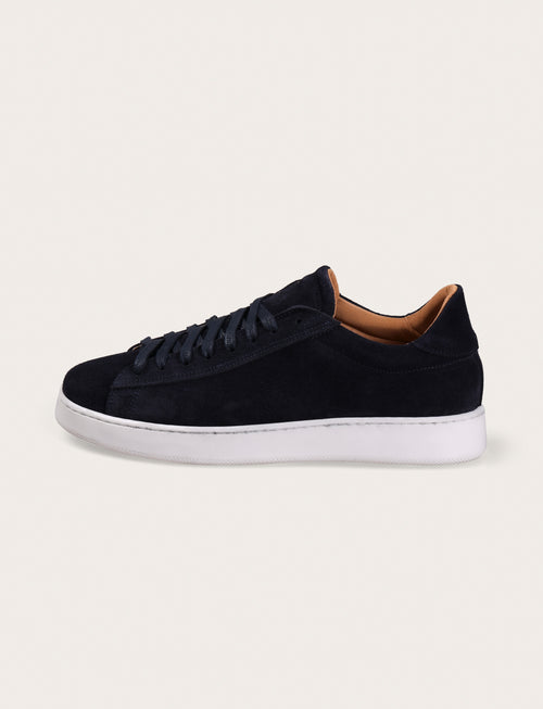 Sneakers in camoscio minimal con suola in gomma