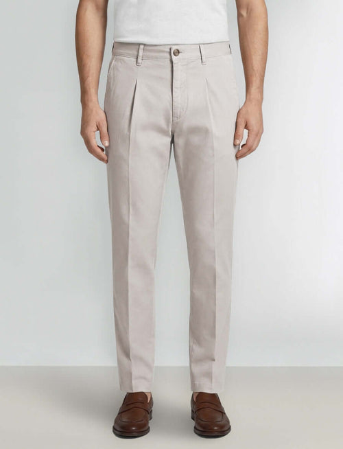 Pantaloni con pinces in cotone elasticizzato luigi fusaro