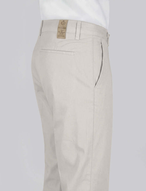 Pantaloni con pinces in cotone elasticizzato luigi fusaro