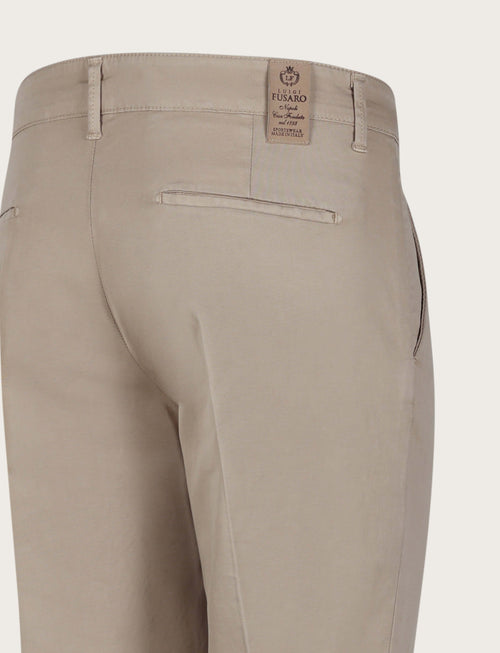 Pantaloni con pinces in cotone elasticizzato luigi fusaro