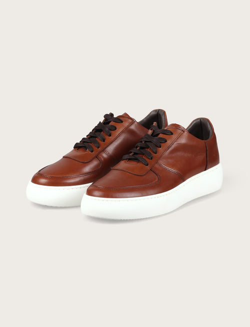 Sneakers in pelle casual con suola in gomma