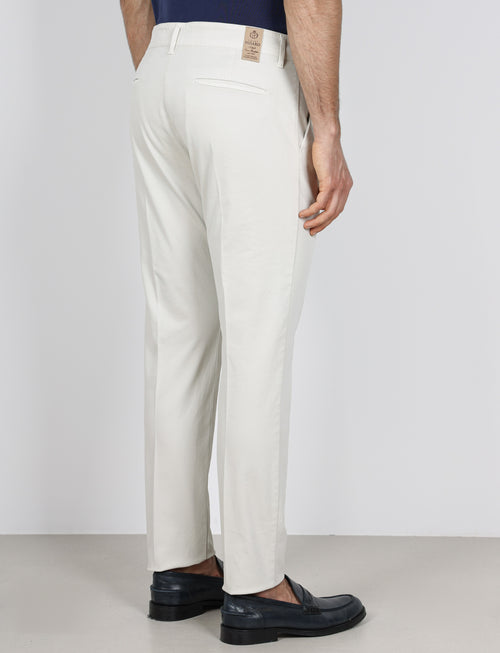 Pantaloni con pinces in cotone elasticizzato |Colore:Panna