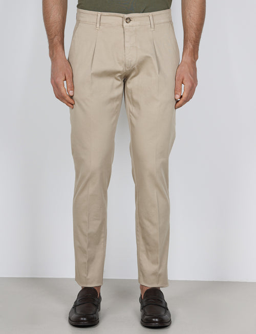 Pantaloni con pinces in cotone elasticizzato |Colore:Sabbia