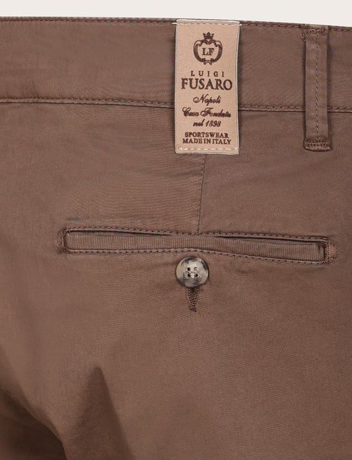 Pantaloni chino in cotone elasticizzato |Colore:Moro