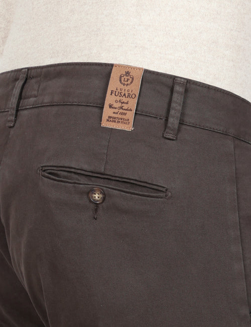Pantaloni chino in cotone gabardine |Colore:Moro