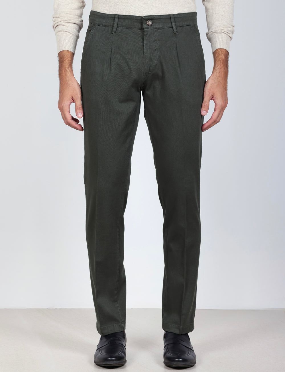 Pantaloni con pinces in cotone